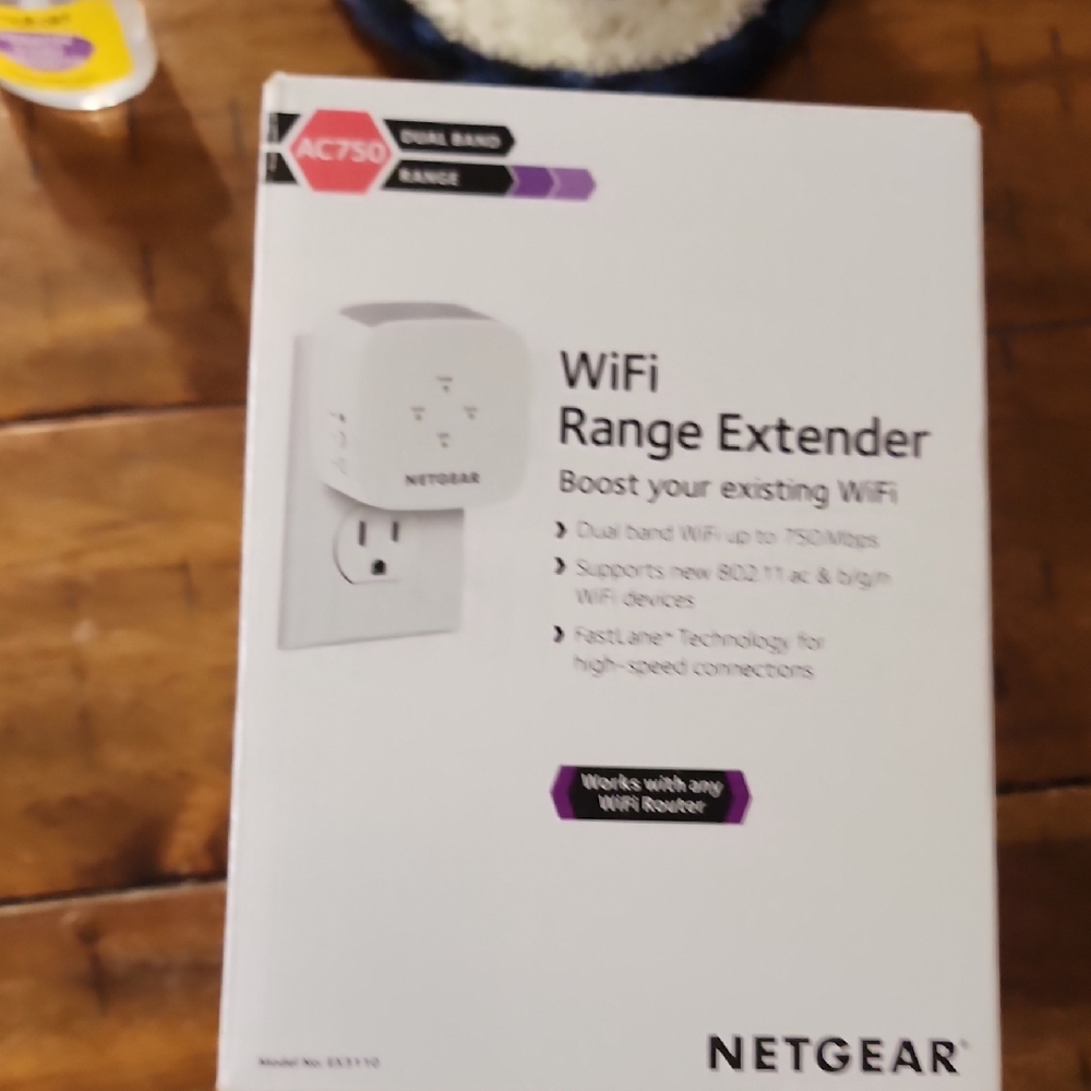 NETGEAR WiFi Range Extender - White